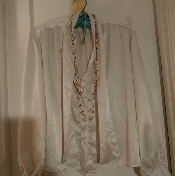 Halston blouse - Picture 2 of 4